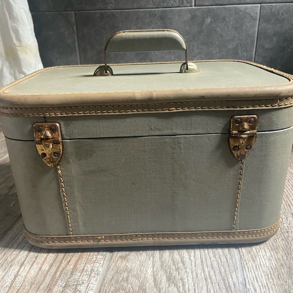Bags Vintage Jc Higgins Vanity Train Case With Mirror Poshmark